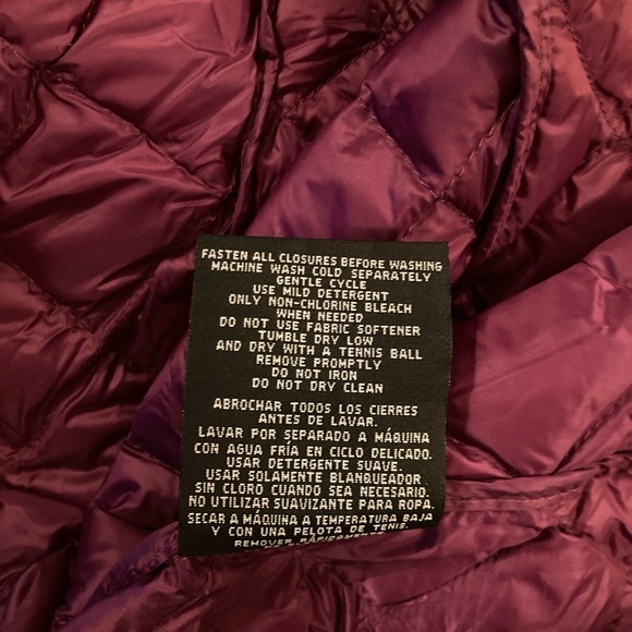 32 Degrees WOMEN'S ULTRA-LIGHT DOWN PACKABLE Jacket in Plum - Picture 5 of 5